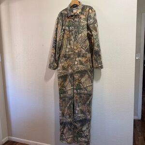 Magellan Outdoors Camo Coveralls Size M Full 2 Way Zip Hunting Realtree